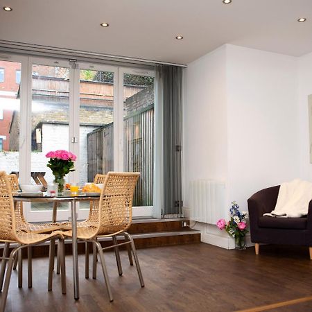 Apt 1, Trafalgar Square 1St Floor By Indigo Flats London Exterior photo