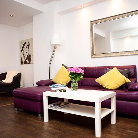 Apt 1, Trafalgar Square 1St Floor By Indigo Flats London Exterior photo